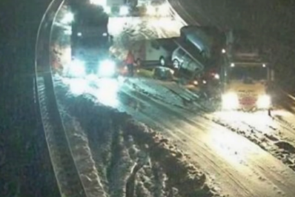 TOTALNI KOLAPS Nevrijeme napravilo haos u Hrvatskoj, zatvoreni tuneli zbog olujnog vjetra