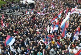 Nakon mitinga u Banjaluci oglasili se iz policije "Skup "Srpska te zove" protekao mirno, prisustvovalo oko 50.000 građana"