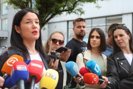 (VIDEO) "Moje saradnike niko neće zvati trećinama, radiće za platu" Jelena Trivić oštro oplela po Drašku Stanivukoviću