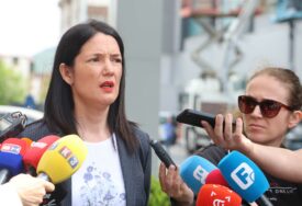 (FOTO) "Borba za slobodu medija se nastavlja" Trivićeva poručila da je RTRS glasilo vlasti, a ne javnosti i naroda