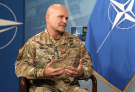 “Dovodimo jače snage i tešku opremu” Komandant NATO govorio o situaciju u BiH i regionu