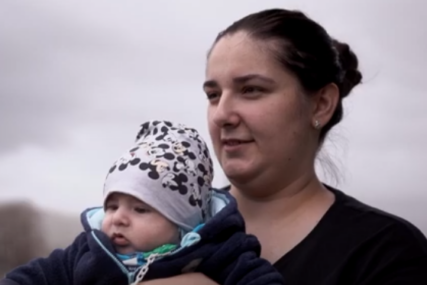 (VIDEO) "Nemam pravo na pomoć od opštine" Ovako govori Mirela Šahman, majka JEDINE BEBE koja je prošle godine rođena u Bosanskom Grahovu