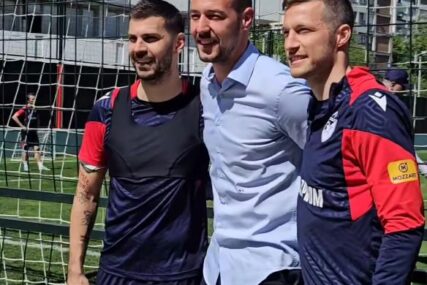 (VIDEO) Dragović dočekao čuvara mreže: Borjan se vratio u Beograd i posjetio fudbalere Crvene zvezde