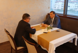 (FOTO) SASTANAK DODIKA I LAJČAKA Specijalni predstavnik EU s predsjednikom Srpske razgovarao o aktuelnim političkim pitanjima, a u Sarajevu se sastao s Cvijanovićevom