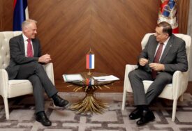 (FOTO) “Srpska podržava evropski put BiH” Dodik se sastao s generalnim direktorom Evropske komisije za susjedsku politiku i proširenje