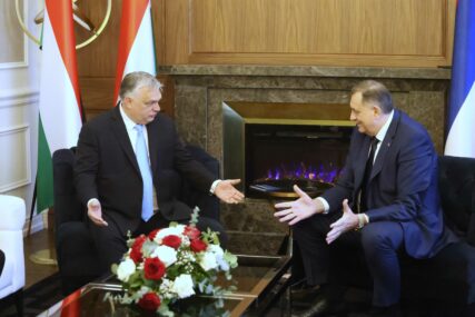 (FOTO) Premijer Mađarske ponijeće NAJVIŠE ODLIKOVANJE SRPSKE: Orden Republike tokom 3 decenije dodijeljen samo 6 puta, a evo kome je sve uručen prije Orbana