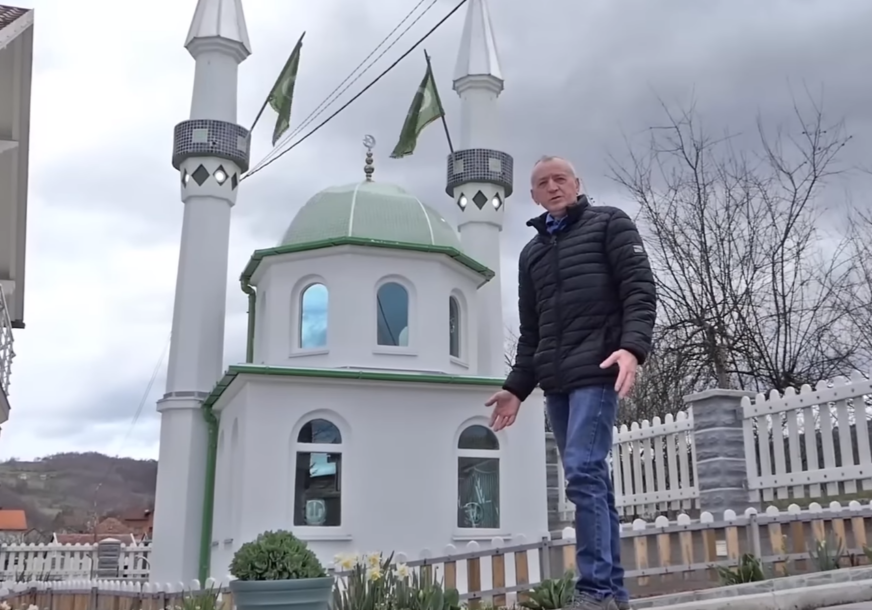 Nafiz Ohran napravio džamiju u svom dvorištu