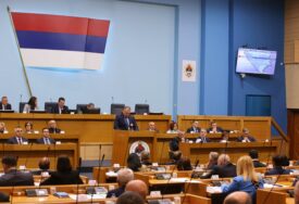 Jednoglasno usvojen Izvještaj o Srebrenici: Narodna skupština izabrala i delegaciju za Parlamentarni forum Srpske i Srbije