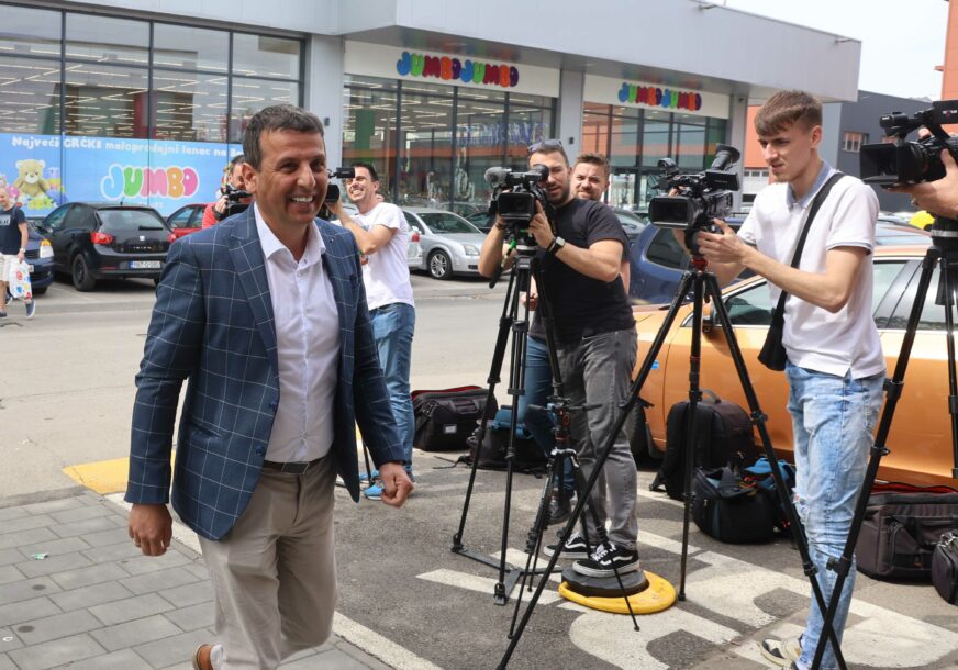 (FOTO) Nakon teških riječi Vukanovića prema PDP: Lideri 4 opozicione stranke raspravljaju u Banjaluci