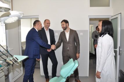 (FOTO) "Želimo da imamo NAJBOLJI KADAR u Srpskoj" U Prijedoru otvoren regionalni centar Zavoda za stomatologiju
