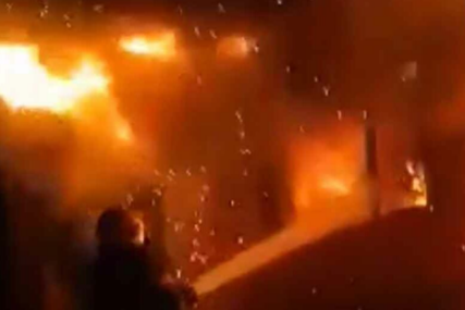Požar u Atini: Zapalila se stambena zgrada, vatrogasci na licu mjesta