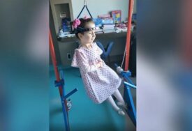 (FOTO) "Dobro je prošlo, doktor je zadovoljan" Mala Sofija (4) koja boluje od SMA OPERISANA U TURSKOJ, oglasio se otac i otkrio kako teče oporavak