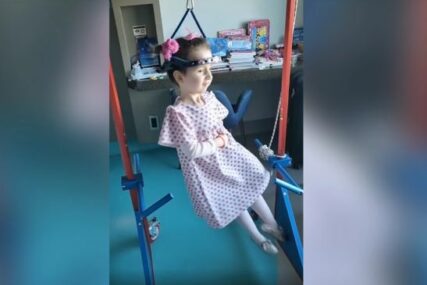 (VIDEO, FOTO) "Uz Božiju pomoć NADAMO SE NAJBOLJEM" Roditelji hrabre Sofije (4) koja boluje od SMA objavili dirljiv snimak prije zahtjevne operacije kičme