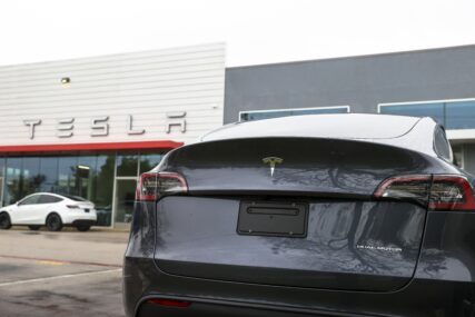 Smanjila se potražnja za Tesla automobilima: Padaju cijene na GLAVNIM TRŽIŠTIMA