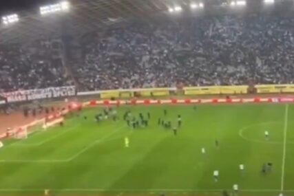 (VIDEO, FOTO) NIKO NE PRIČA O FUDBALU Hajduku prijete istorijske sankcije zbog haosa protiv Dinama