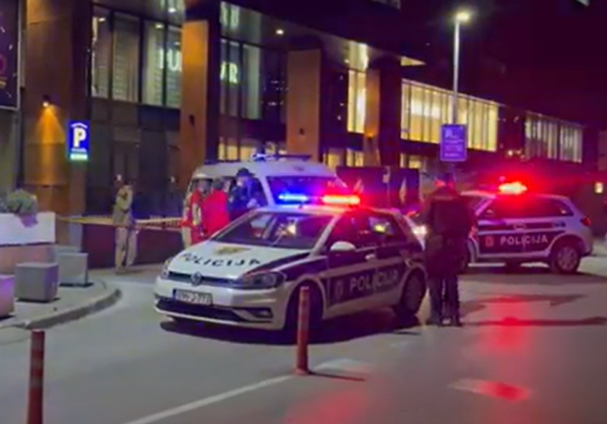 (VIDEO) MASOVNA TUČA U SARAJEVU Obračun u blizini tržnog centra, ima povrijeđenih, hitna i policija na terenu