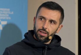 "Nije mogao da vjeruje da se to dešava na Hilandaru"  Priča se da je košarkaš Vladimir Radanović opljačkan na Svetog Gori