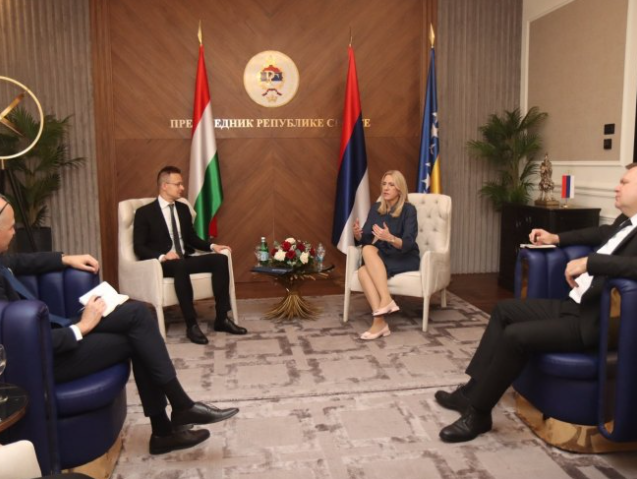 (FOTO) CVIJANOVIĆEVA RAZGOVARA SA SIJARTOM Srpski član Predsjedništva BiH sastala se s ministrom spoljnih poslova i trgovine Mađarske u Palati Republike, evo o čemu su razgovarali