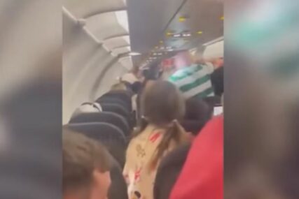 Pijani putnik tukao ljude u avionu