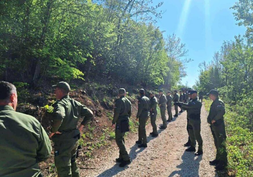 (VIDEO, FOTO) Priključilo se i 50 pripadnika Žandarmerije: Nastavlja se potraga za tijelom Danke Ilić (2)