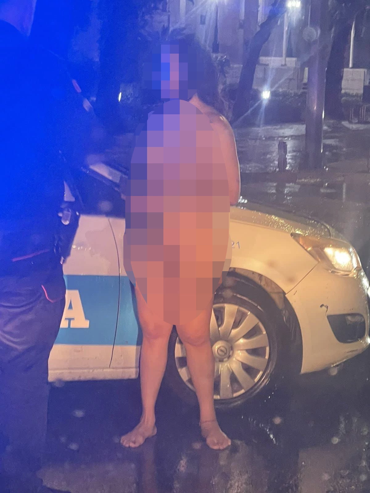  muškarac je izbacio prostitutku potpuno golu na ulicu