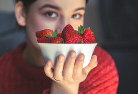 ZDRAVO I VITKO TIJELO 8 dobrih razloga da redovno jedete jagode
