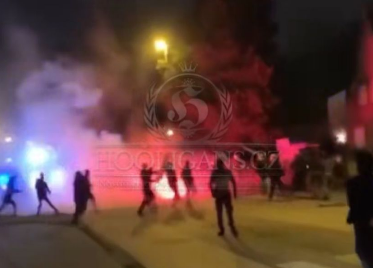 (VIDEO) DRAMA U BELGIJI Navijači PAOK se sukobili sa policijom, letjele dimne bombe i baklje