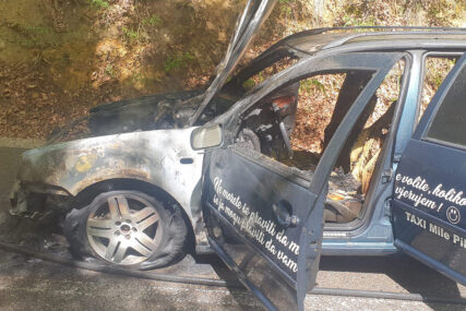 (FOTO) Intervenisali vatrogasci: Izgorio automobil u Doboju, pričinjena veća materijalna šteta