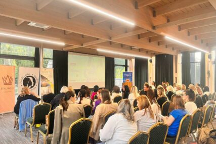Omcafe kao prijatelj žena: Podržana konferencija "Sve smo mi heroine"