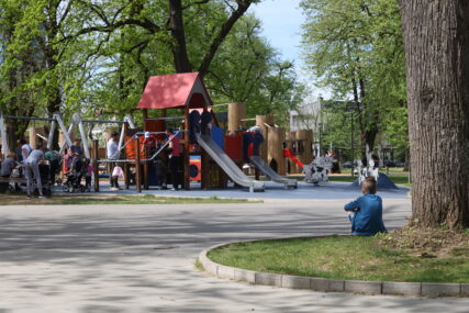 park igralište dijeca dijete