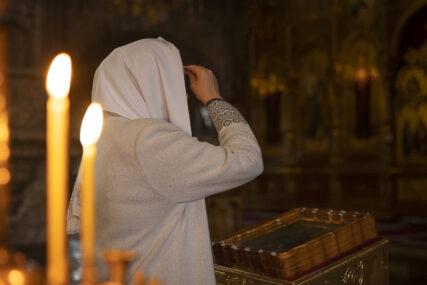 Pravoslavni vjernici danas slave mučenicu Akilinu: Stradala je sa 12 godina, vaskrsla kada joj se u snu javio anđeo