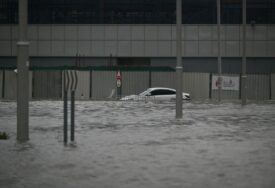 (VIDEO, FOTO) "KAO SUDNJI DAN, SVE JE STALO" Najobilnije padavine u posljednjih 75 godina, dramatični prizori poplava iz grada ultrabogatih