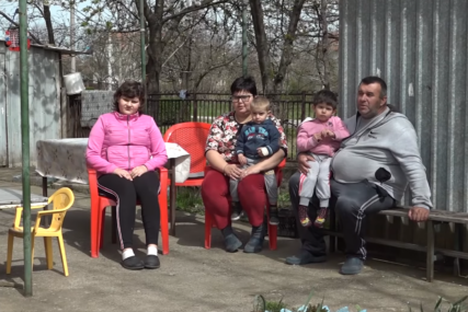 (VIDEO, FOTO) TROJE DJECE VIŠE GLADNO NEGO SITO Nakon povrede na poslu Vladimir je 3 mjeseca ležao nepokretan i dobio otkaz, njegova porodica teško živi