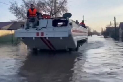 poplave nakon pucanja brane na rijeci Ural