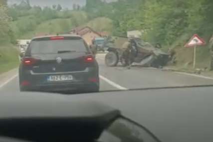 (VIDEO) TEŠKA NESREĆA U saobraćajki uništeno vozilo EUFOR, sumnja se da je POVRIJEĐEN VOJNIK