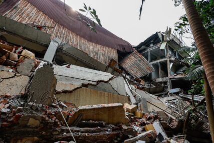 (VIDEO, FOTO) NASTAVLJA SE POTRAGA U stravičnom zemljotresu na Tajvanu povrijeđeno 1.038 ljudi, 42 radnika jednog hotela se vode kao nestali