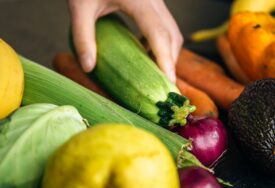 Uživajte u kori i ukusu: Kako se ISPRAVNO PERE voće i povrće