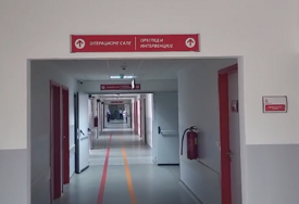 Detalji pokušaja GUŠENJA BEBE u UKC RS: Majka (20) dijete skinula sa kiseonika, tresla ga i stavila mu jastuk na glavu, vikala: „VIDJEĆEŠ KAD DOĐEMO KUĆI“