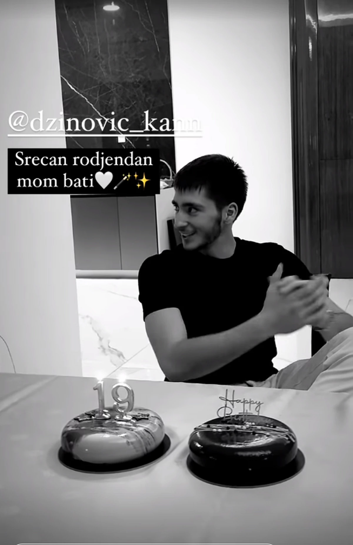 Kan Džinović proslavio rođendan u domu
