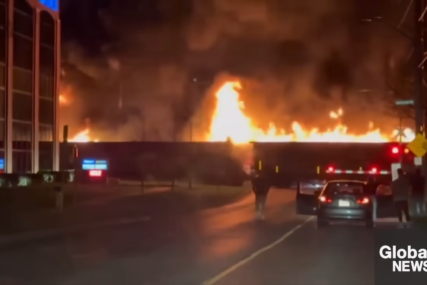 (VIDEO) LJUDI VRIŠTALI OD ŠOKA Teretni voz sa 5 vagona u plamenu projurio kroz grad