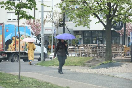 Ponegdje lokalne nepogode i grad: Danas česta kiša i pljuskovi, ne zaboravite kišobran