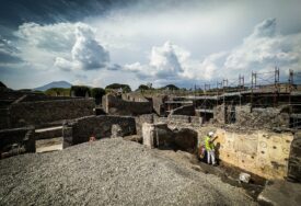 "VARVARSKI I IDIOTSKI GEST VANDALIZMA" Turista pokušao da oskrnavi zid kuće na Pompeji