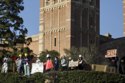 (VIDEO) RASTU TENZIJE Nastavljeni protesti propalestinskih demonstranata u kampusu Univerziteta Kalifornija