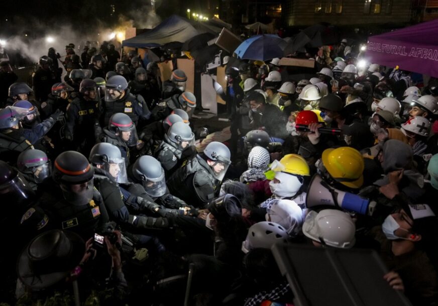 Okršaj policije i studenta u Los Anđelesu