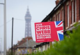 (FOTO) Izborna trka u Engleskoj: Dobri rezultati za opoziciju, za konzervativce "TEŠKA NOĆ"