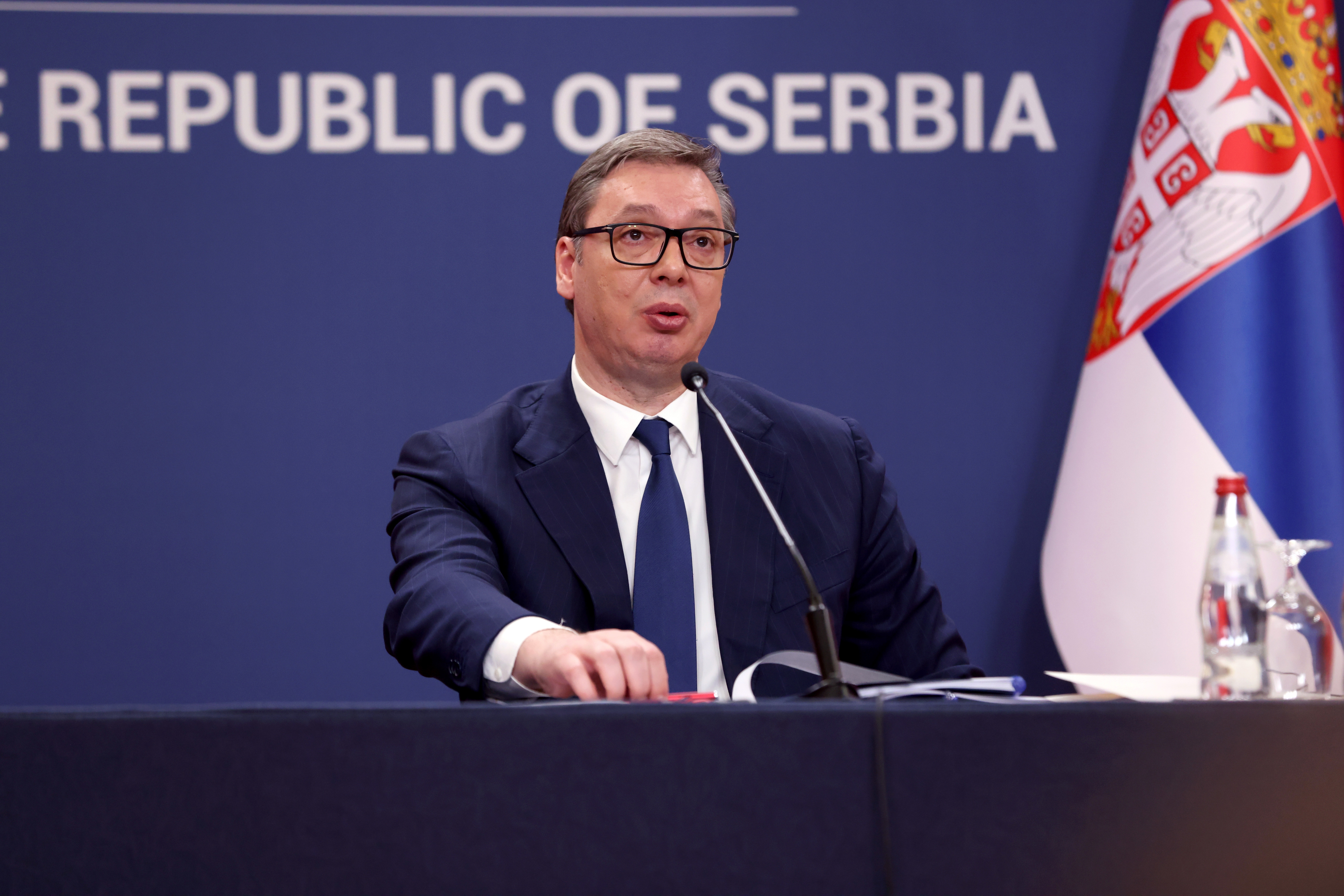 "U Srbiji sve odjekuje od ponosa, među zagovornicima Rezolucije MUK" Vučić poručio da su Srbi pokazali da mogu da ujedine svoju NACIJU I NAROD