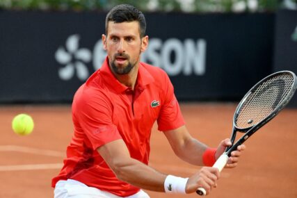 (FOTO) Novak krenuo ka 7. tituli u Rimu: Đoković slabo počeo, pa onda deklasirao Francuza