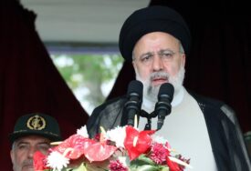 (FOTO) PETODNEVNA ŽALOST U IRANU Biće obavljena obdukcija tijela stradalog predsjednika,  sutra sahrana Raisija