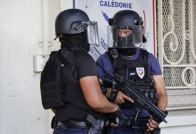 Drama u Novoj Kaledoniji: Ubijen muškarac nakon što je grupa napala policajce