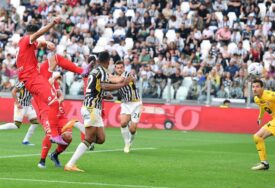 Vlahović u finišu ušao sa klupe: Alegri otišao, a Juventus slavio protiv Monce